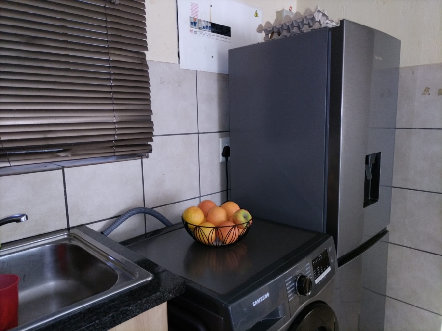 1 Bedroom Property for Sale in Waterval East North West